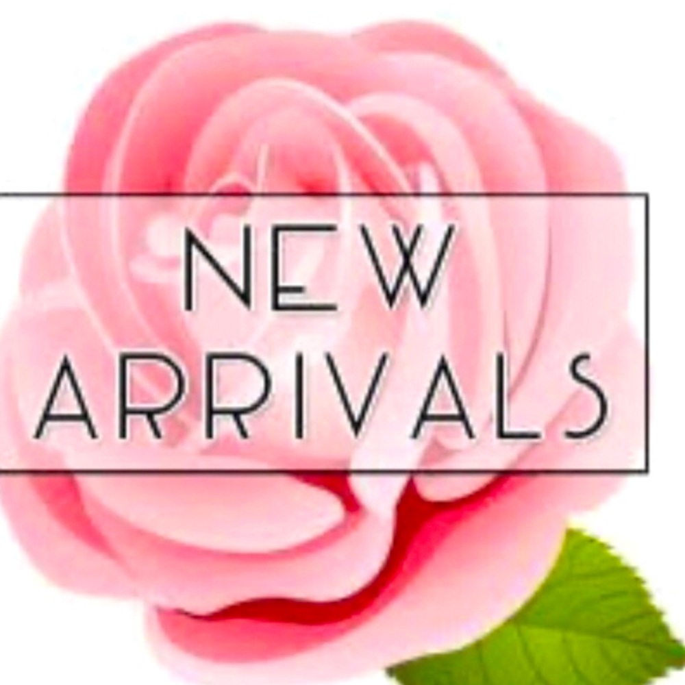Purses , Wallets, Boots, Dresses 🌸🌺🌹🌷